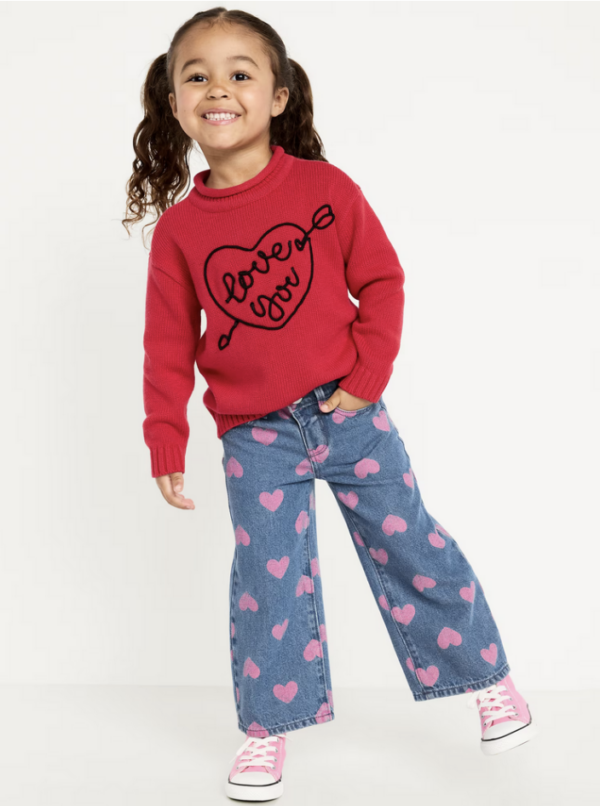 Little girl in Valentines outfit